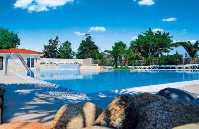Camping Fontaines Swimming Pool