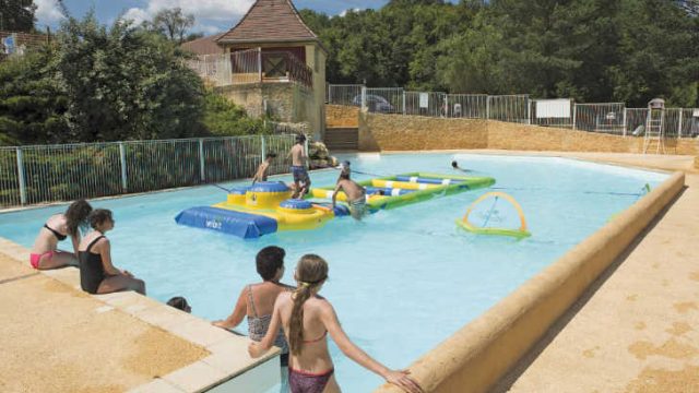 Camping Le Val d’Ussel ***