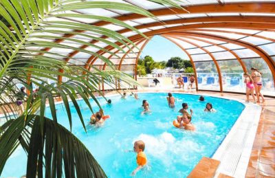 Les Deux Fontaines covered Swimming Pool