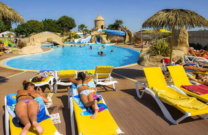 Camping Acapulco Pool Loungers